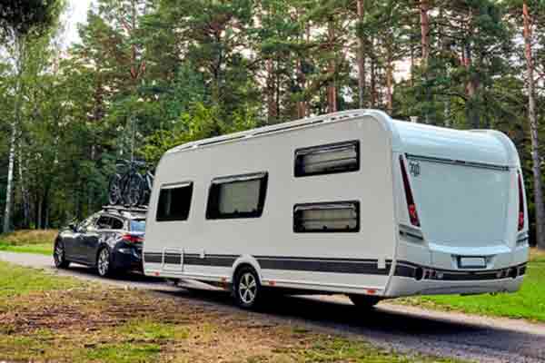 Poids total roulant autorisé - PTRA d'un véhicule qui tracte une caravane